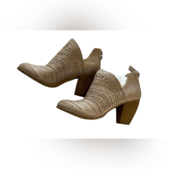 Not Rated Booties size 8  New  no box  never wore - Picture 10 of 14